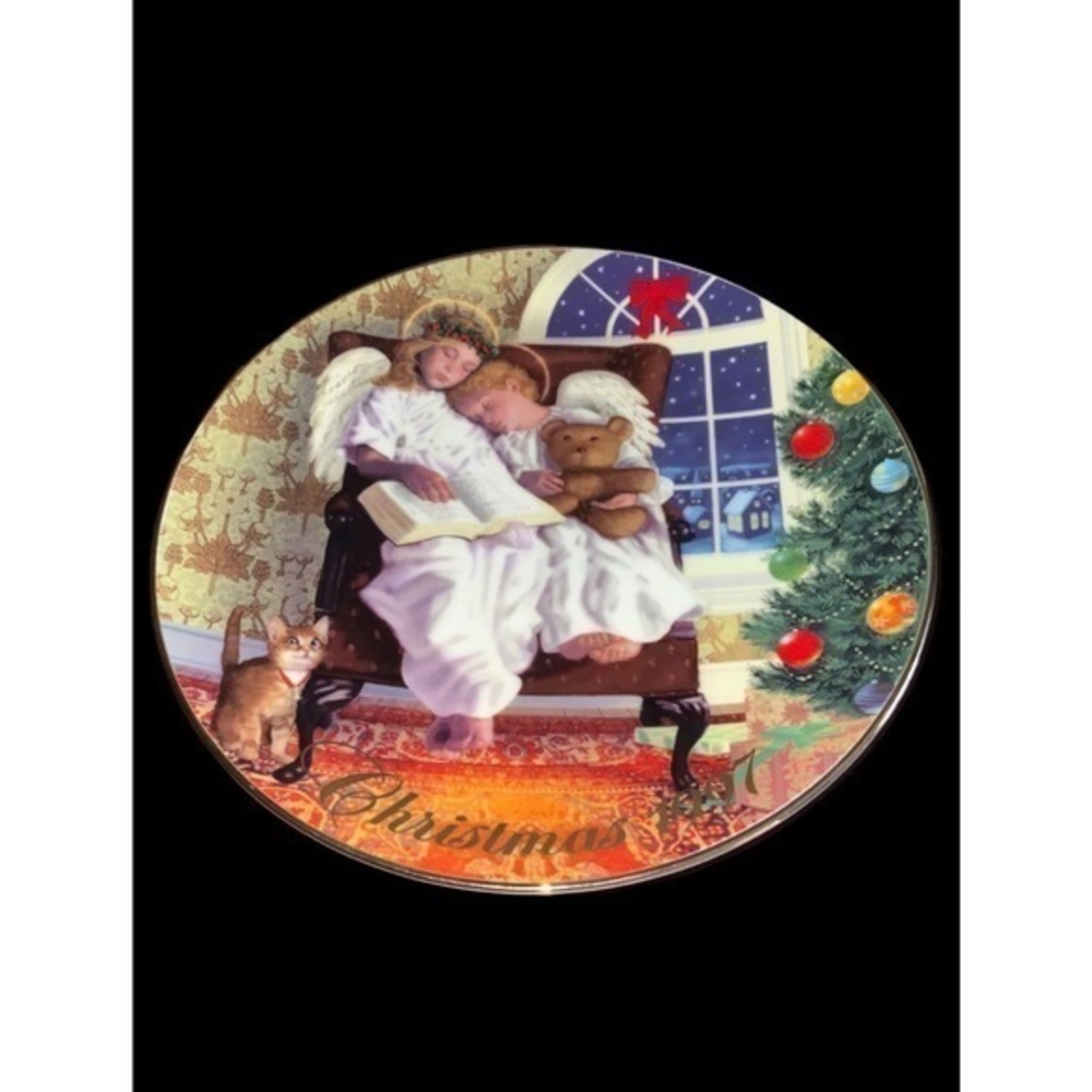 Avon 1997 Christmas Porcelain 22K Gold Trim Plate “Heavenly Dreams”